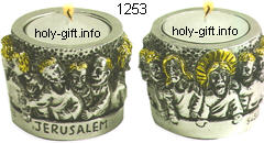 זוג פמוטים מוכספים לנוצרים עם תבליט של העיר ירושלים, מעוצבת בעבודת יד - מתנה ששולחים לחו'ל, מזכרת מהולילנד